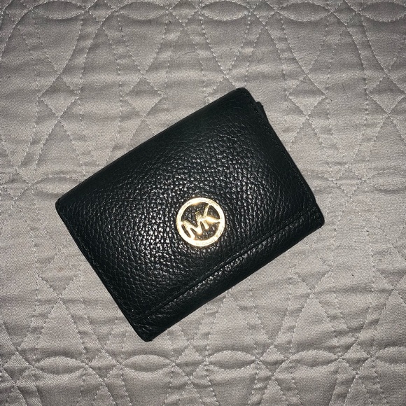 Michael Kors crossbody & wallet - Picture 4 of 6